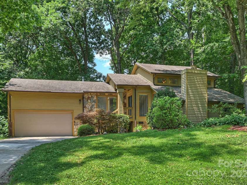 1419 Jules Court, Charlotte, NC 28226.  MLS# CAR4272496, YatesRealty ID 28549. 