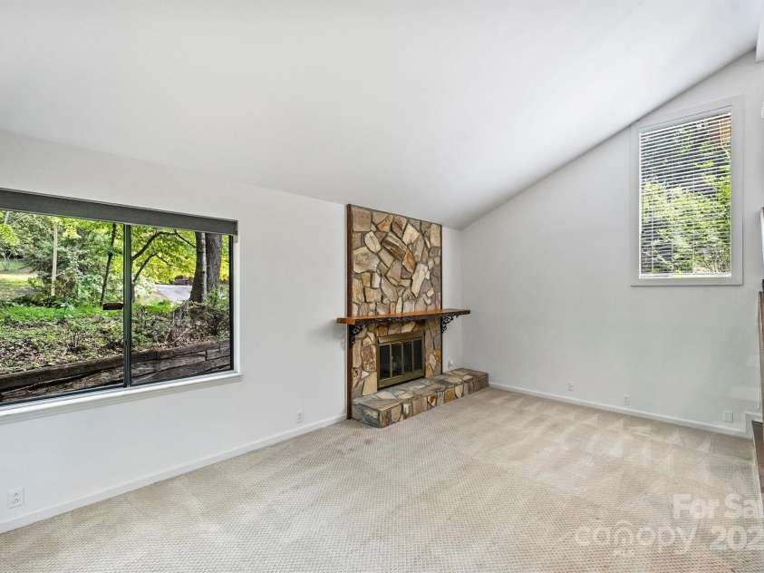 1419 Jules Court, Charlotte, NC 28226.  MLS# CAR4272496, YatesRealty ID 28549. 