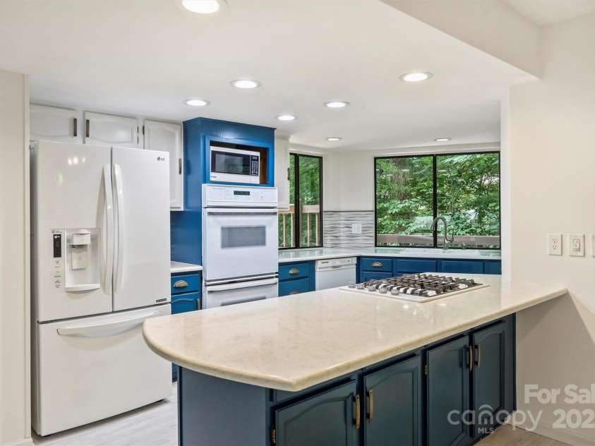 1419 Jules Court, Charlotte, NC 28226.  MLS# CAR4272496, YatesRealty ID 28549. 