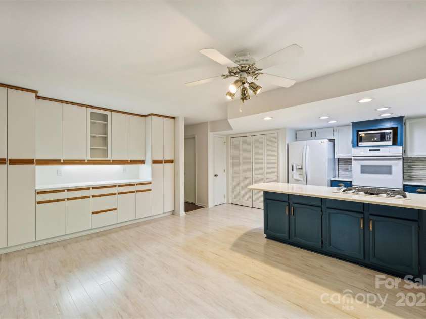 1419 Jules Court, Charlotte, NC 28226.  MLS# CAR4272496, YatesRealty ID 28549. 