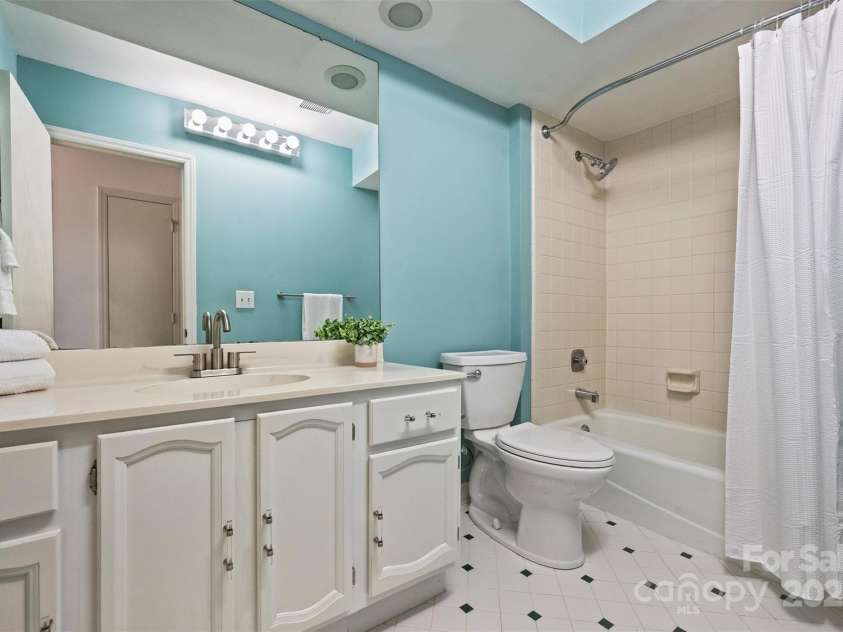1419 Jules Court, Charlotte, NC 28226.  MLS# CAR4272496, YatesRealty ID 28549. 