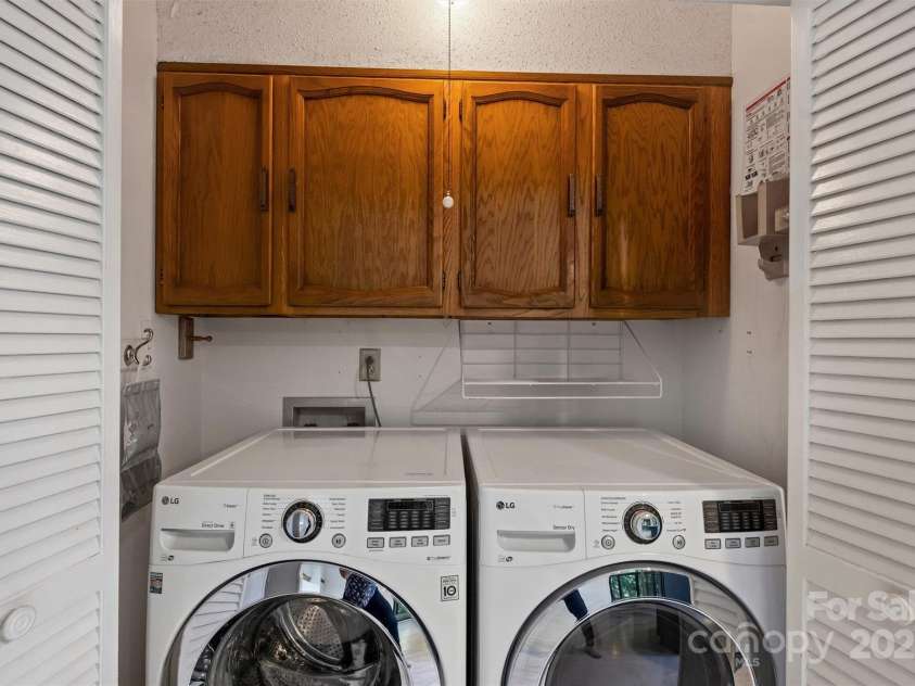 1419 Jules Court, Charlotte, NC 28226.  MLS# CAR4272496, YatesRealty ID 28549. 