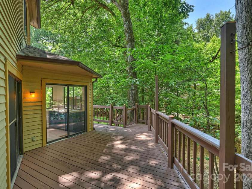 1419 Jules Court, Charlotte, NC 28226.  MLS# CAR4272496, YatesRealty ID 28549. 