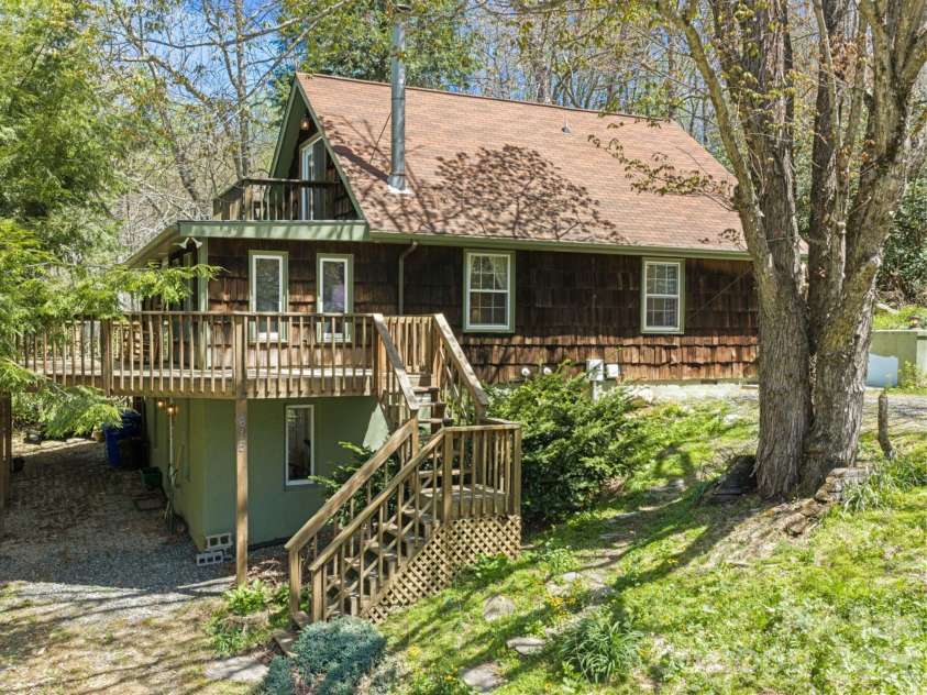 615 Leisure Acres Lane, Boone, NC 28607.  MLS# CAR4389319, YatesRealty ID 28549. 