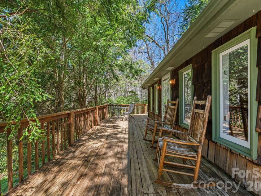 615 Leisure Acres Lane, Boone, NC 28607.  MLS# CAR4389319, YatesRealty ID 28549. 