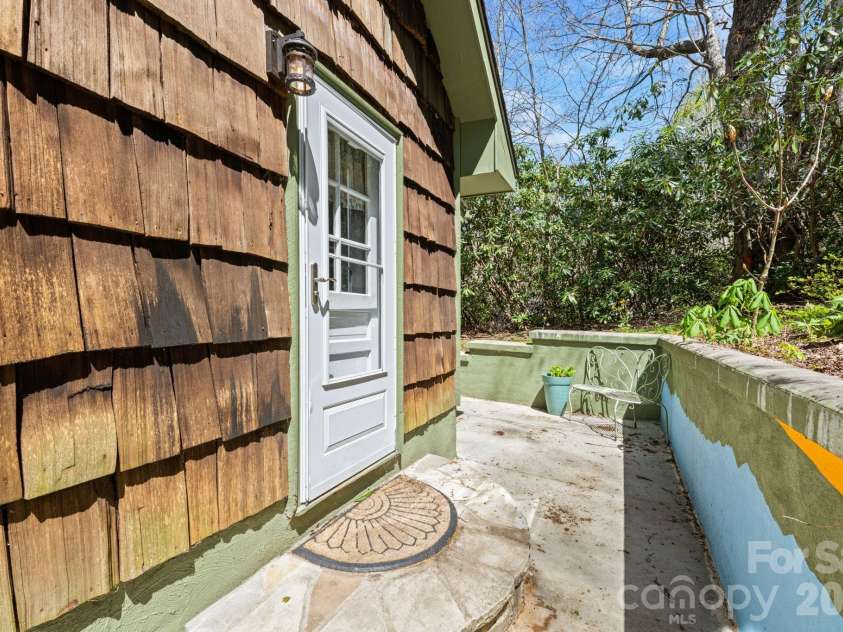615 Leisure Acres Lane, Boone, NC 28607.  MLS# CAR4389319, YatesRealty ID 28549. 
