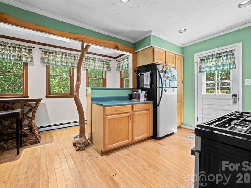 615 Leisure Acres Lane, Boone, NC 28607.  MLS# CAR4389319, YatesRealty ID 28549. 