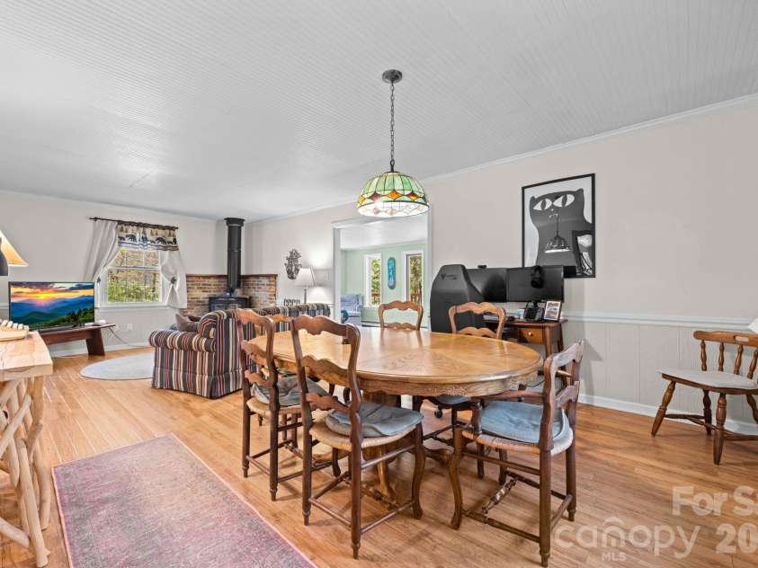 615 Leisure Acres Lane, Boone, NC 28607.  MLS# CAR4389319, YatesRealty ID 28549. 