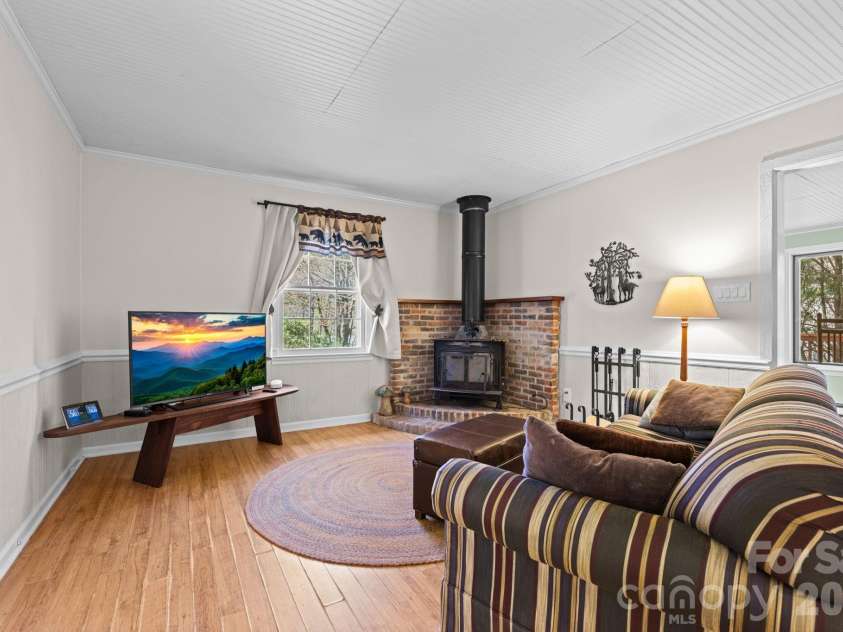 615 Leisure Acres Lane, Boone, NC 28607.  MLS# CAR4389319, YatesRealty ID 28549. 