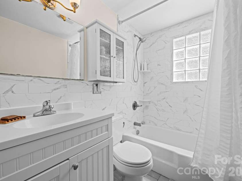 615 Leisure Acres Lane, Boone, NC 28607.  MLS# CAR4389319, YatesRealty ID 28549. 