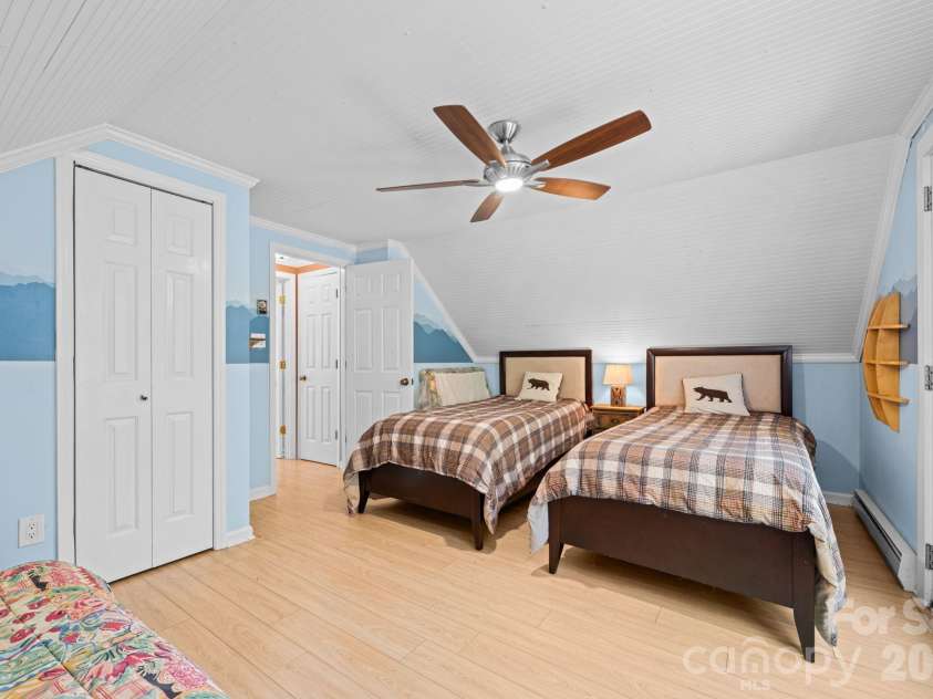 615 Leisure Acres Lane, Boone, NC 28607.  MLS# CAR4389319, YatesRealty ID 28549. 