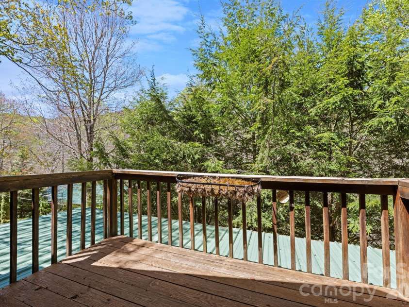 615 Leisure Acres Lane, Boone, NC 28607.  MLS# CAR4389319, YatesRealty ID 28549. 