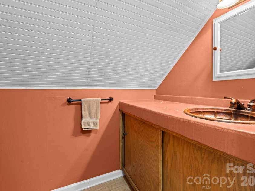 615 Leisure Acres Lane, Boone, NC 28607.  MLS# CAR4389319, YatesRealty ID 28549. 