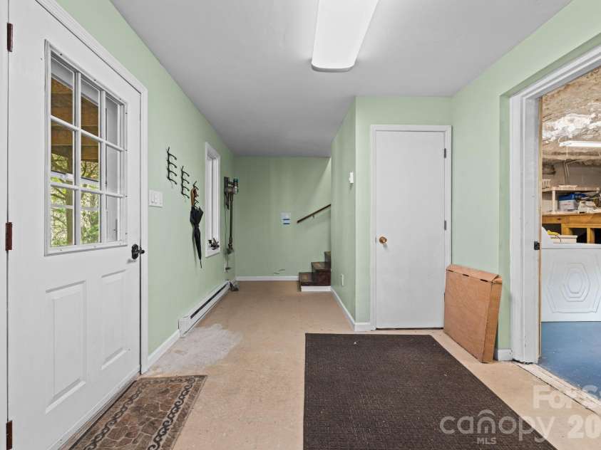 615 Leisure Acres Lane, Boone, NC 28607.  MLS# CAR4389319, YatesRealty ID 28549. 
