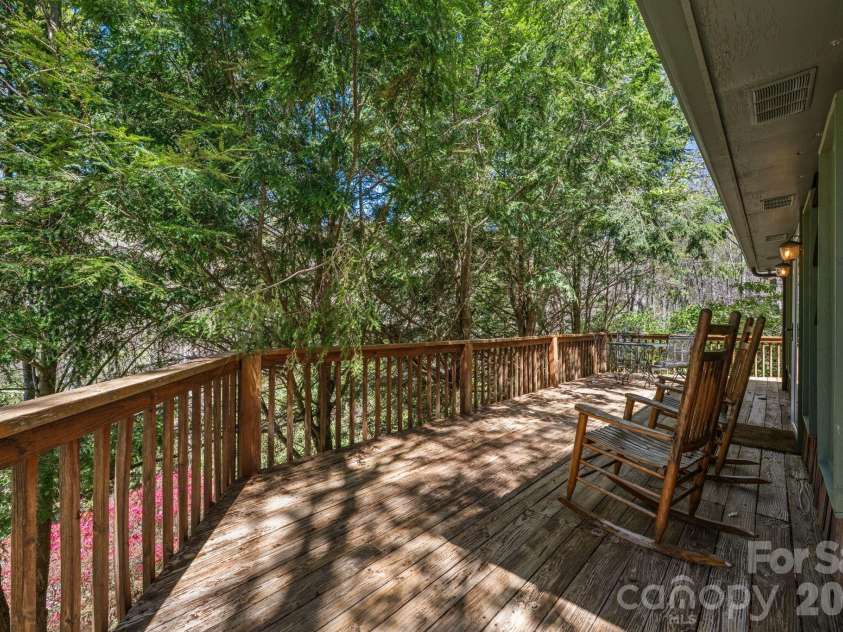 615 Leisure Acres Lane, Boone, NC 28607.  MLS# CAR4389319, YatesRealty ID 28549. 