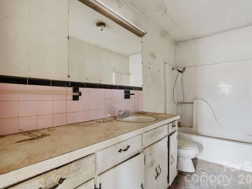 2630 Bluebird Lane, Lenoir, NC 28645.  MLS# CAR4337988, YatesRealty ID 2855. 