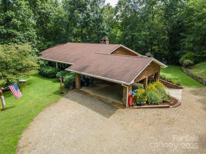 695 Chestnut Mountain Road, Canton, NC 28716.  MLS# CAR4300262, YatesRealty ID 2855. 