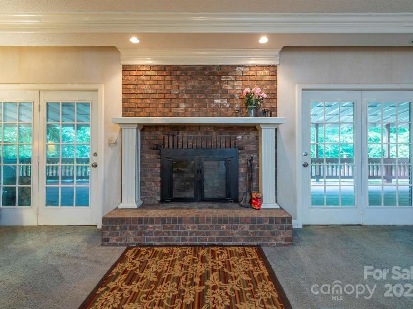 695 Chestnut Mountain Road, Canton, NC 28716.  MLS# CAR4300262, YatesRealty ID 2855. 