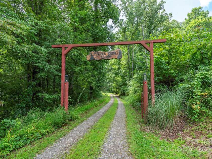 695 Chestnut Mountain Road, Canton, NC 28716.  MLS# CAR4300262, YatesRealty ID 2855. 