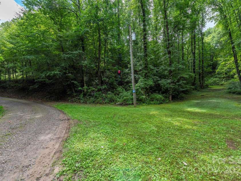 695 Chestnut Mountain Road, Canton, NC 28716.  MLS# CAR4300262, YatesRealty ID 2855. 