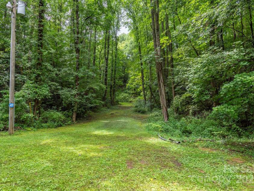 695 Chestnut Mountain Road, Canton, NC 28716.  MLS# CAR4300262, YatesRealty ID 2855. 