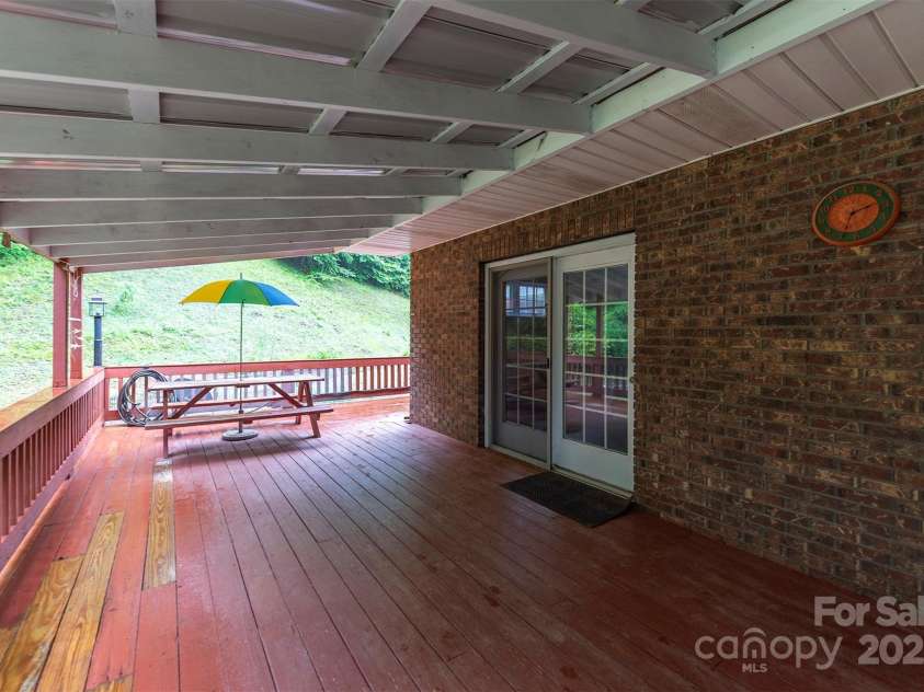 695 Chestnut Mountain Road, Canton, NC 28716.  MLS# CAR4300262, YatesRealty ID 2855. 