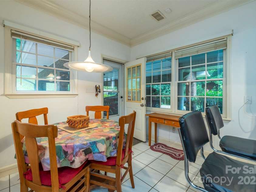 695 Chestnut Mountain Road, Canton, NC 28716.  MLS# CAR4300262, YatesRealty ID 2855. 