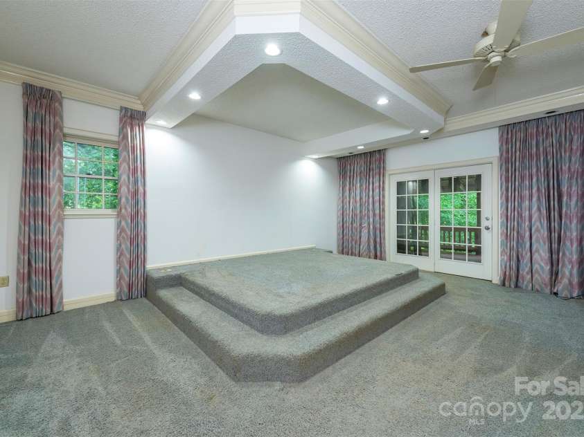 695 Chestnut Mountain Road, Canton, NC 28716.  MLS# CAR4300262, YatesRealty ID 2855. 