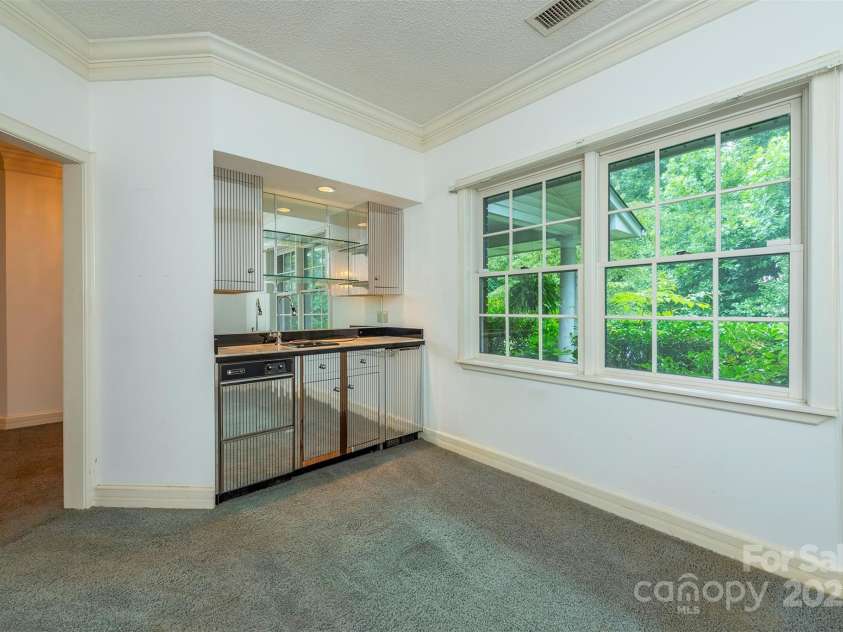 695 Chestnut Mountain Road, Canton, NC 28716.  MLS# CAR4300262, YatesRealty ID 2855. 
