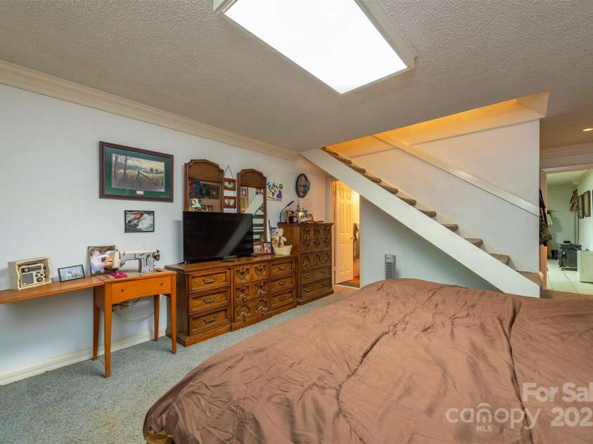 695 Chestnut Mountain Road, Canton, NC 28716.  MLS# CAR4300262, YatesRealty ID 2855. 