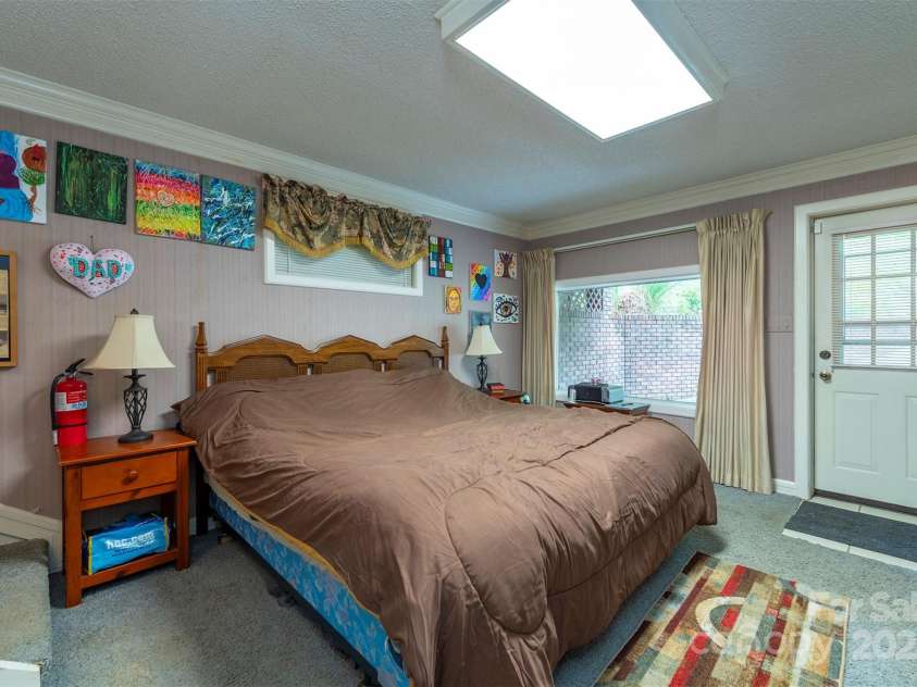 695 Chestnut Mountain Road, Canton, NC 28716.  MLS# CAR4300262, YatesRealty ID 2855. 