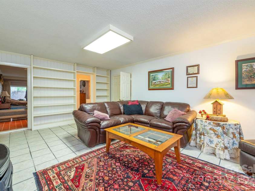 695 Chestnut Mountain Road, Canton, NC 28716.  MLS# CAR4300262, YatesRealty ID 2855. 