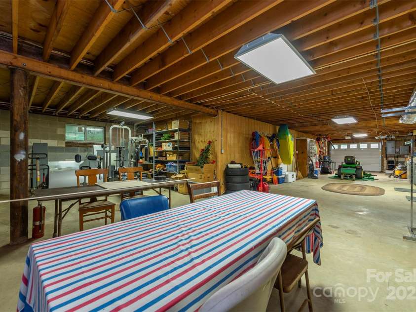 695 Chestnut Mountain Road, Canton, NC 28716.  MLS# CAR4300262, YatesRealty ID 2855. 