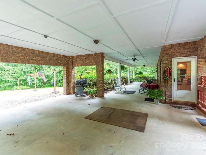 695 Chestnut Mountain Road, Canton, NC 28716.  MLS# CAR4300262, YatesRealty ID 2855. 