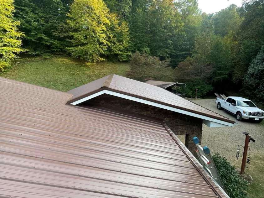 695 Chestnut Mountain Road, Canton, NC 28716.  MLS# CAR4300262, YatesRealty ID 2855. 