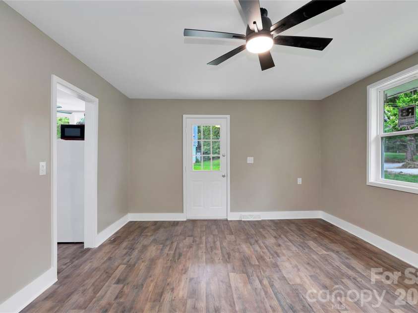 154 Burrell Avenue, Brevard, NC 28712.  MLS# CAR4389365, YatesRealty ID 28550. 