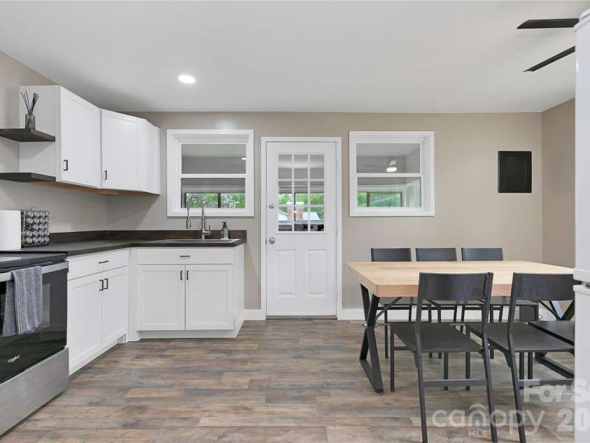 154 Burrell Avenue, Brevard, NC 28712.  MLS# CAR4389365, YatesRealty ID 28550. 