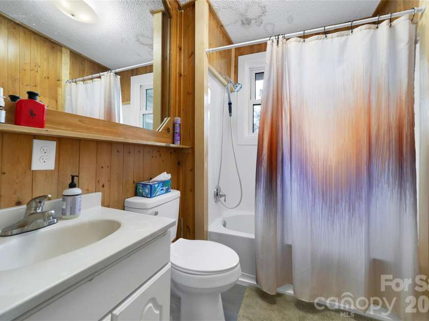 154 Burrell Avenue, Brevard, NC 28712.  MLS# CAR4389365, YatesRealty ID 28550. 