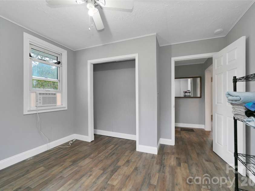 154 Burrell Avenue, Brevard, NC 28712.  MLS# CAR4389365, YatesRealty ID 28550. 