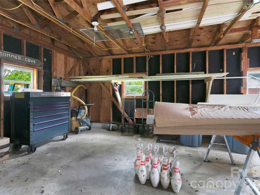 154 Burrell Avenue, Brevard, NC 28712.  MLS# CAR4389365, YatesRealty ID 28550. 