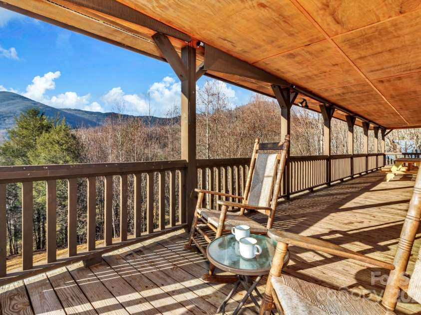 264 Moonbeam Lane, Clyde, NC 28721.  MLS# CAR4272884, YatesRealty ID 28550. 