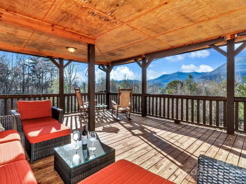 264 Moonbeam Lane, Clyde, NC 28721.  MLS# CAR4272884, YatesRealty ID 28550. 