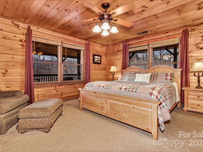 264 Moonbeam Lane, Clyde, NC 28721.  MLS# CAR4272884, YatesRealty ID 28550. 