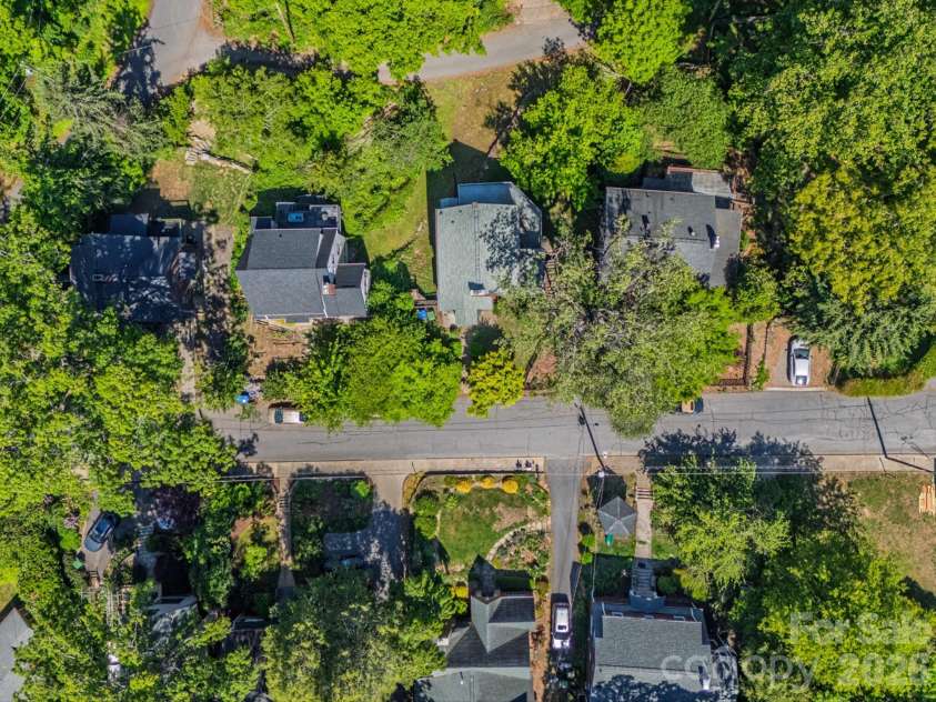 15 Sylvan Avenue, Asheville, NC 28801.  MLS# CAR4388168, YatesRealty ID 28551. 