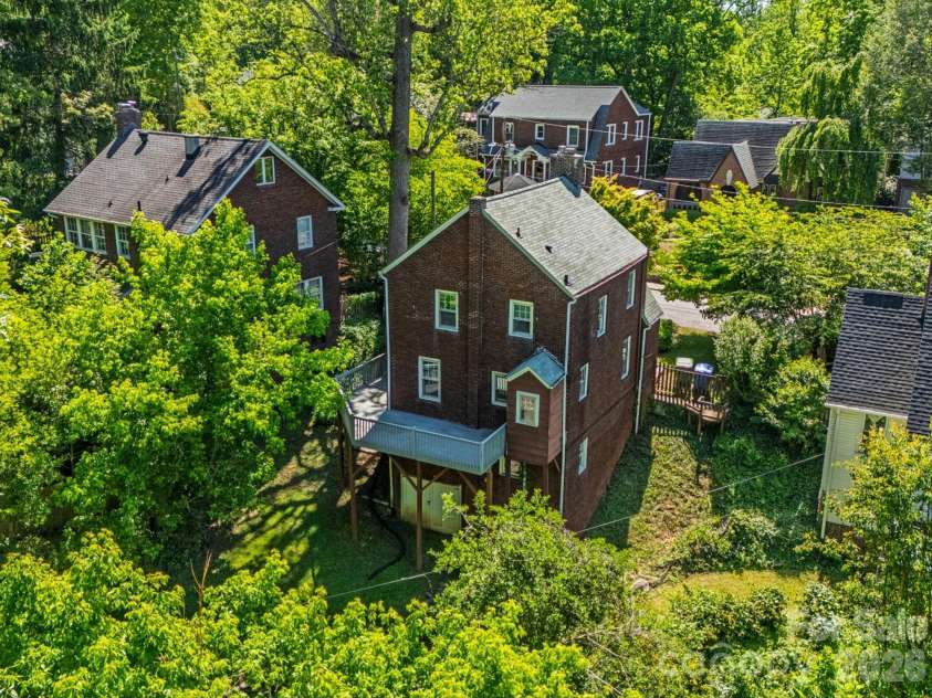15 Sylvan Avenue, Asheville, NC 28801.  MLS# CAR4388168, YatesRealty ID 28551. 