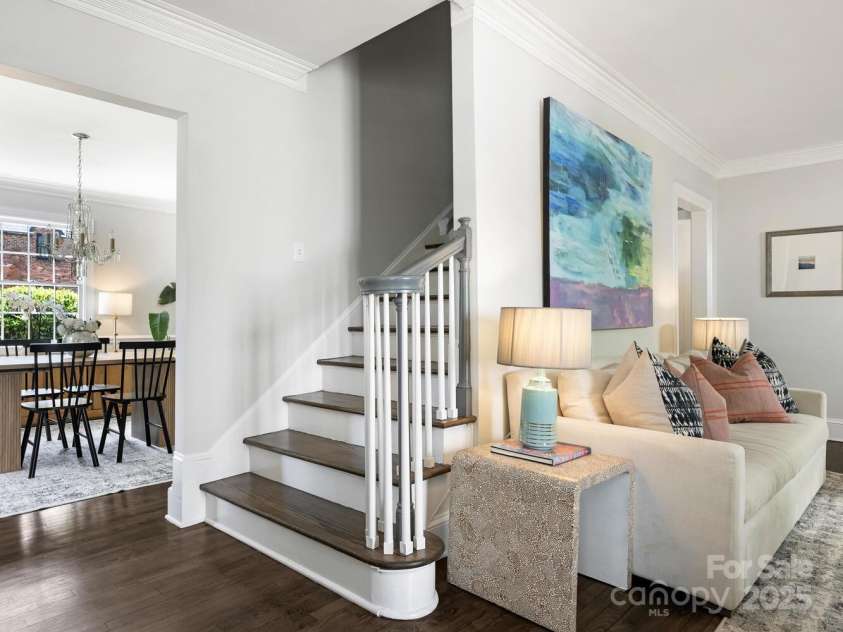2226 Beverly Drive, Charlotte, NC 28207.  MLS# CAR4284232, YatesRealty ID 28551. Stairwell