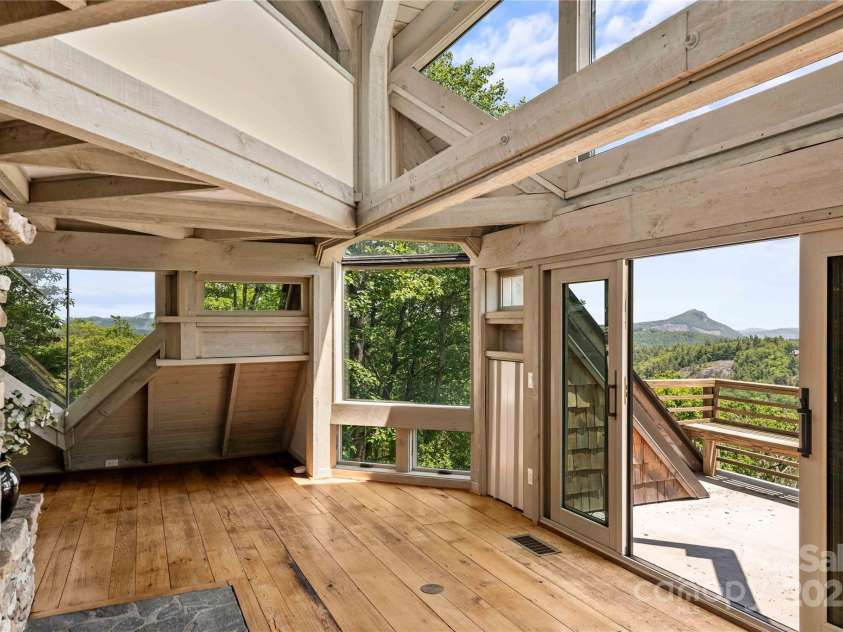 220 Worley Road, Highlands, NC 28741.  MLS# CAR4298610, YatesRealty ID 28552. 