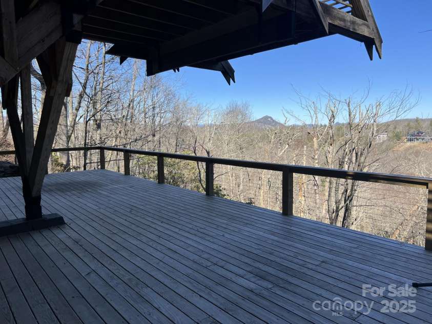 220 Worley Road, Highlands, NC 28741.  MLS# CAR4298610, YatesRealty ID 28552. 