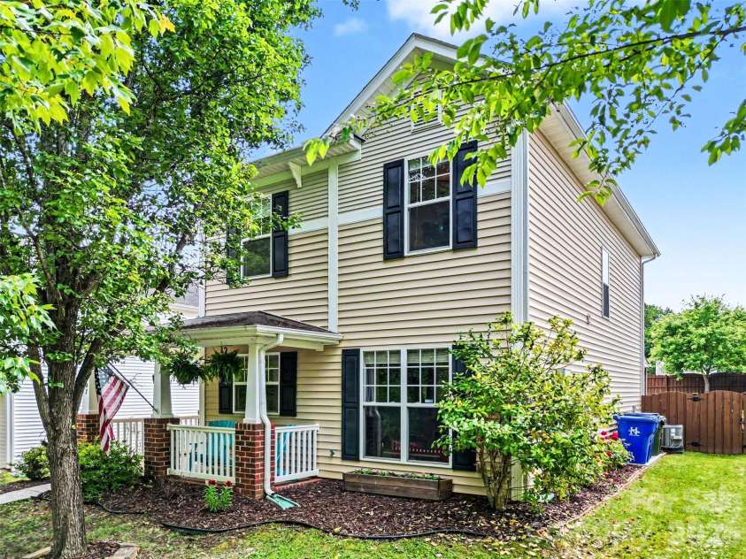 8007 Rolling Meadows Lane, Huntersville, NC 28078.  MLS# CAR4375403, YatesRealty ID 28552. 