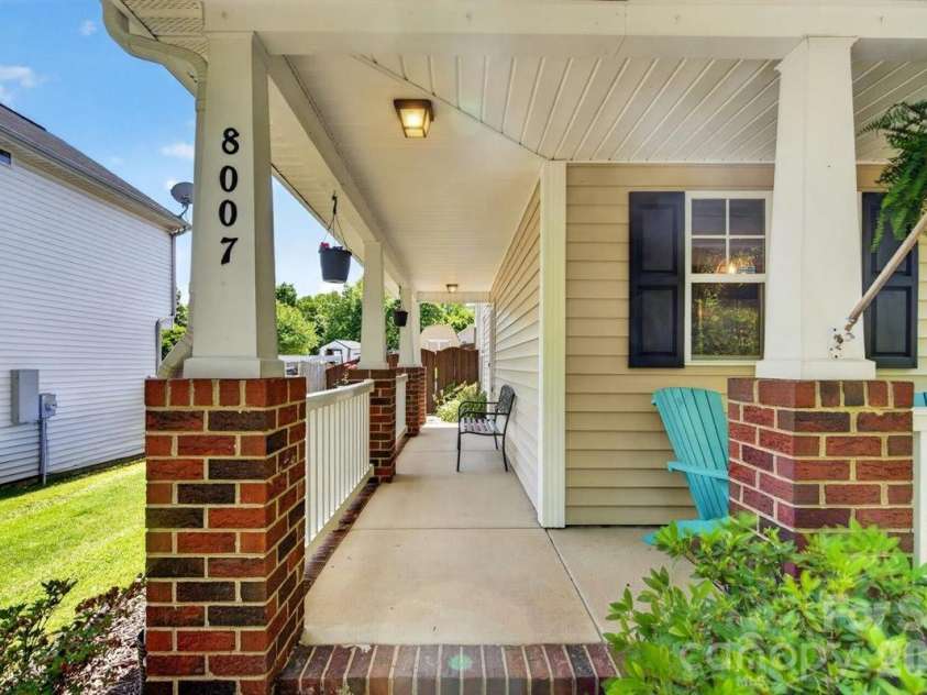 8007 Rolling Meadows Lane, Huntersville, NC 28078.  MLS# CAR4375403, YatesRealty ID 28552. 